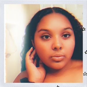 Meet your Posher, Julissa